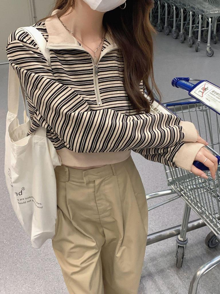 Early Autumn 2023 Women's Striped Hoodie Sweater - High-End, Versatile, Loose Slimming Knitwear