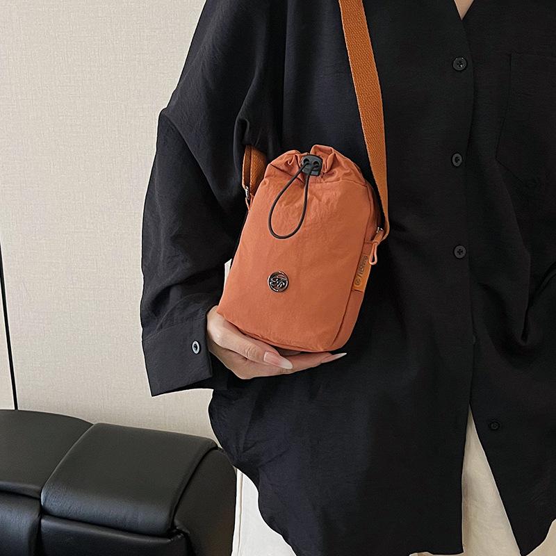 New Crossbody Bucket Bag - Compact, Stylish & Versatile for Commuting