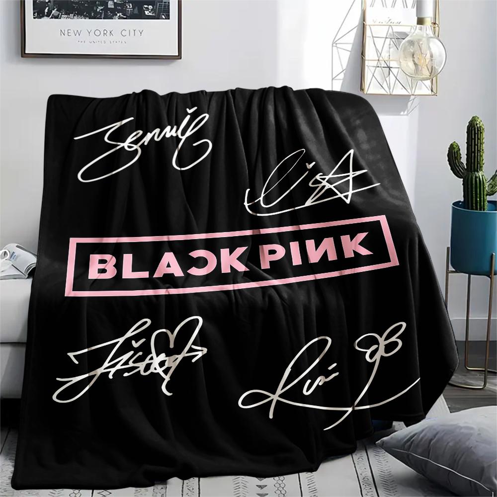 1 szt. Koc flanelowy z nadrukiem Blackpink, Wysokiej jakości, Na wszystkie pory roku, Wystrój domu, Ciepło i komfort, Idealny na prezenty świąteczne