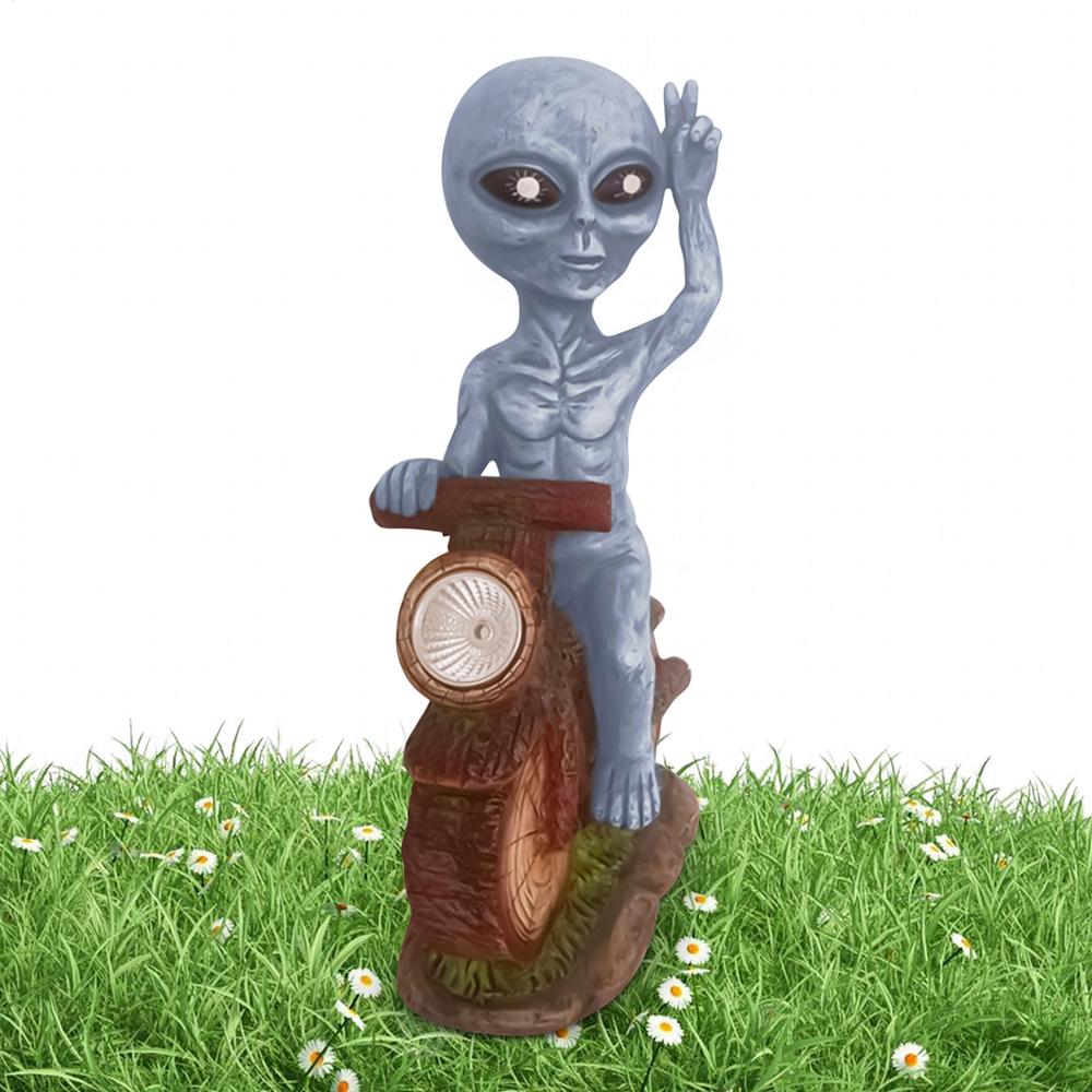 Solar Alien Statue Small Resin Landscape Figure Collectible Sci-Fi Solar Light Decoration for Outdoor Patio Garden Lawn Balcony