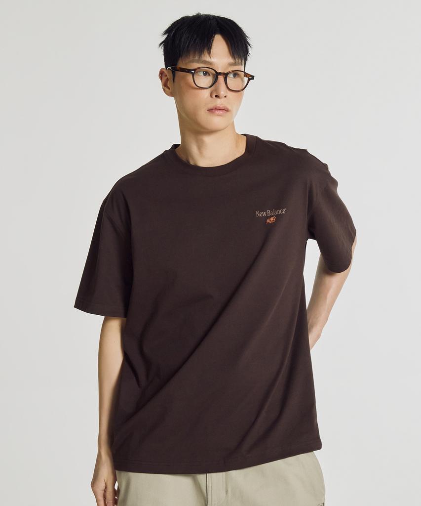 Nyuballanseu Nbneg21503 / Camiseta de Manga Curta Uni Nb Friends (Castanho)