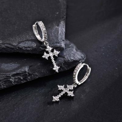 Vnox Kreuz-Ohrringe mit vollen Zirkonia-Steinen für Herren und Damen, glitzernde Strass-Hängeohrringe in Kreuzform, Unisex Gothic Punk-Schmuck