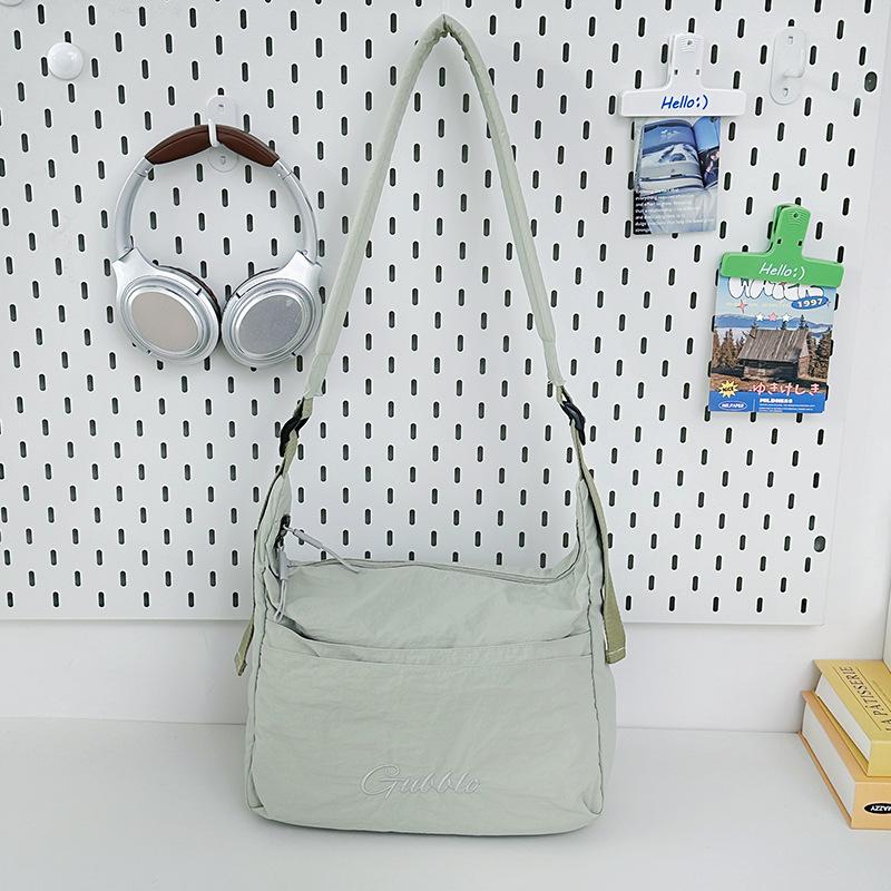 Lightweight Large-Capacity Shoulder Bag Women'S Casual Nylon Cloth Commuter Storage Daily Versatile Messenger Bag