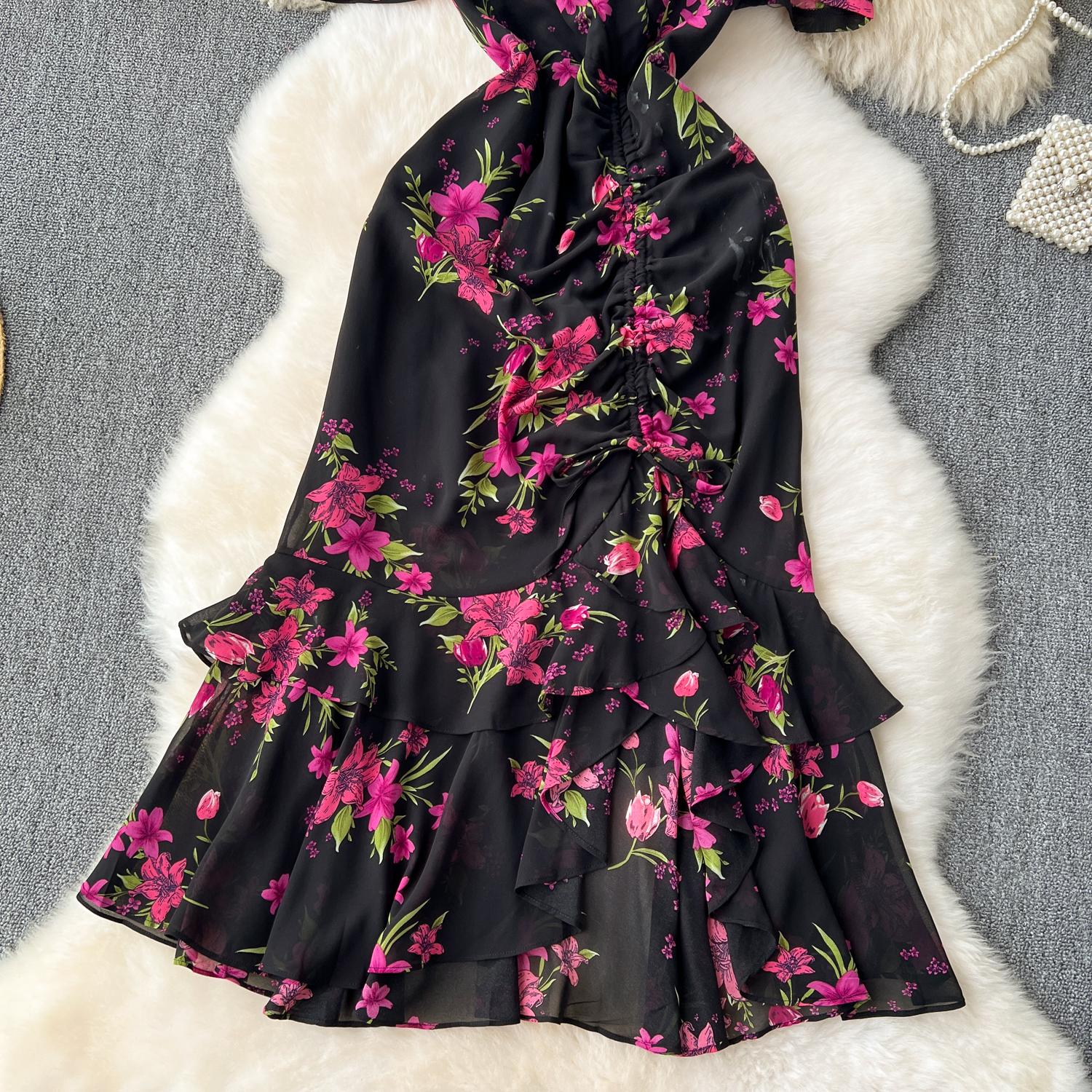 Французское темпераментное длинное платье с v-образным вырезом на талии и цветочным — фото 5