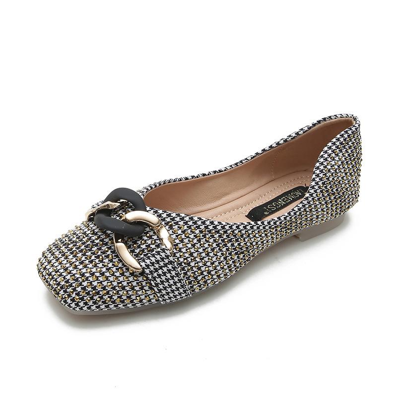 

Туфли на один каблук с квадратным носком. Женские весенние новые верхние туфли. Женские туфли без шнуровки с металлической пряжкой. Женские туфли большого размера 43. 43 чёрный