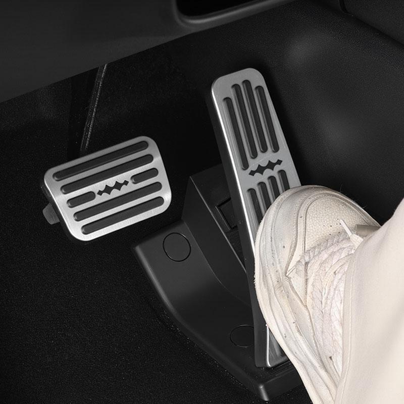 HGLRH1 Car Accelerator Brake Pedal Protection Decoration Cover Interior Styling Accessories For BYD Leopard Titanium 7 Ti7 2025 2026