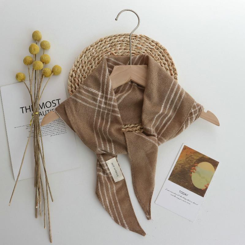 Temperamentní pletená kostkovaná trojúhelníková šála Šála s prémiovým vzhledem Dámská teplá šátek na hlavu Multifunkční ležérní malá šála