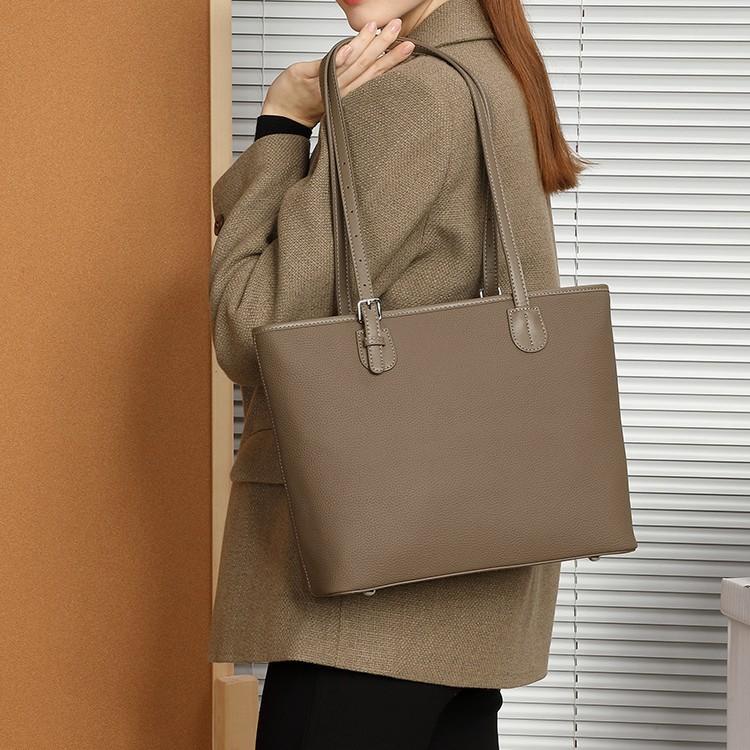 Niche Retro Single Shoulder Tote Bag 2025 New Large Capacity Genuine Leather Handbag Textured Casual Women's Bag Crossbody Bag