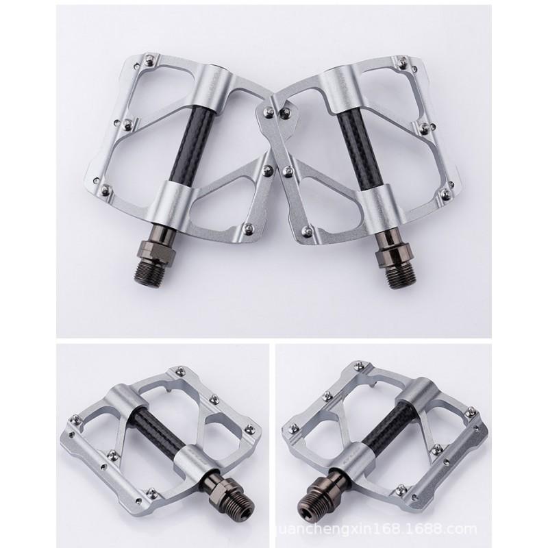 GC070 Lightweight Mountain Road Bike Pedals Aluminum Carbon Fiber With 3 Sealed Bearings Anti-Slip Platform