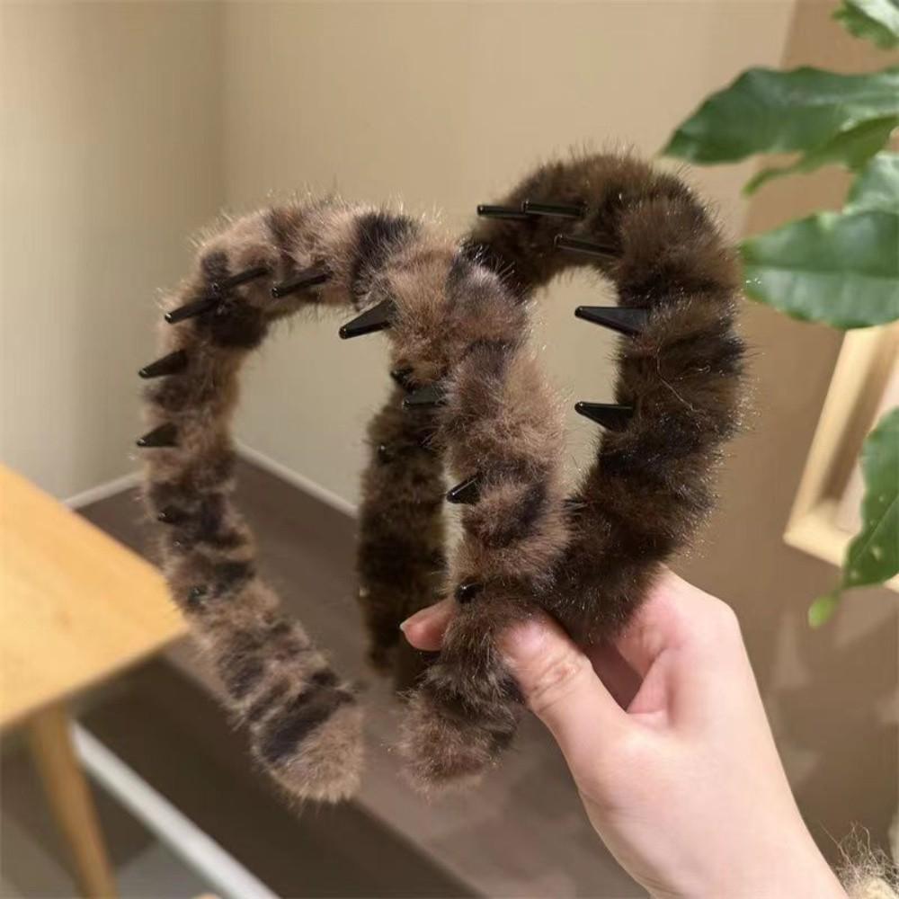 New Vintage Leopard Print Plush Headband with A Toothed Design Women's Non-slip Hairband Skull-shaped Hair Accessory