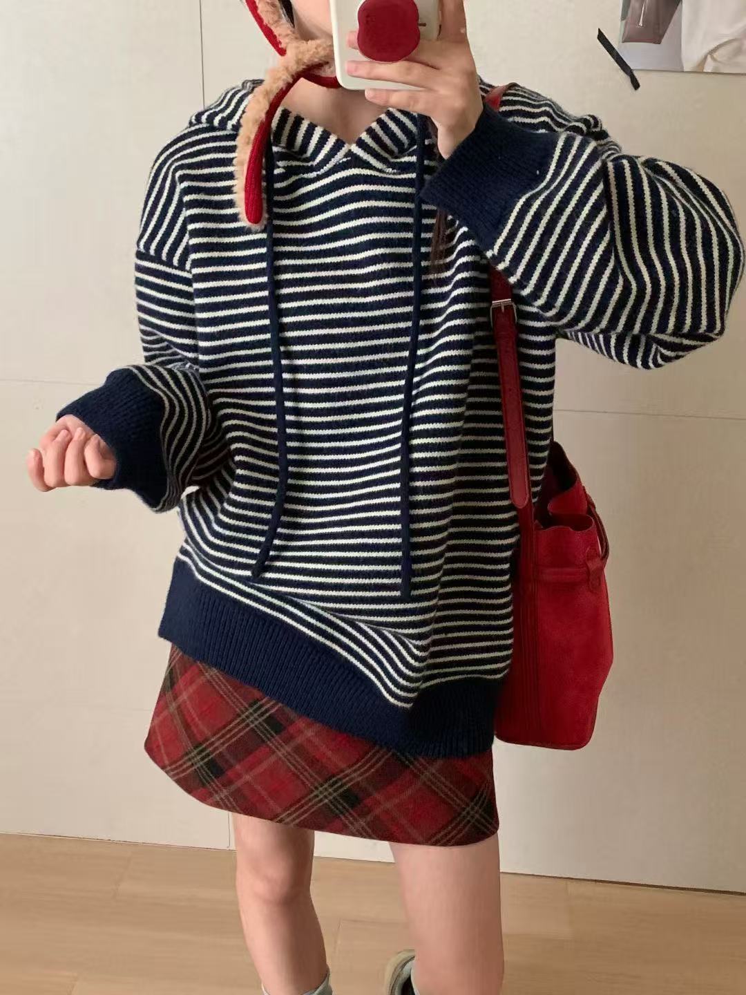 

Осень и зима новый контрастный цвет полосатый вязаный свитер с капюшоном женский свободный ленивый повседневный свитер куртка one size fits all тёмно-синий