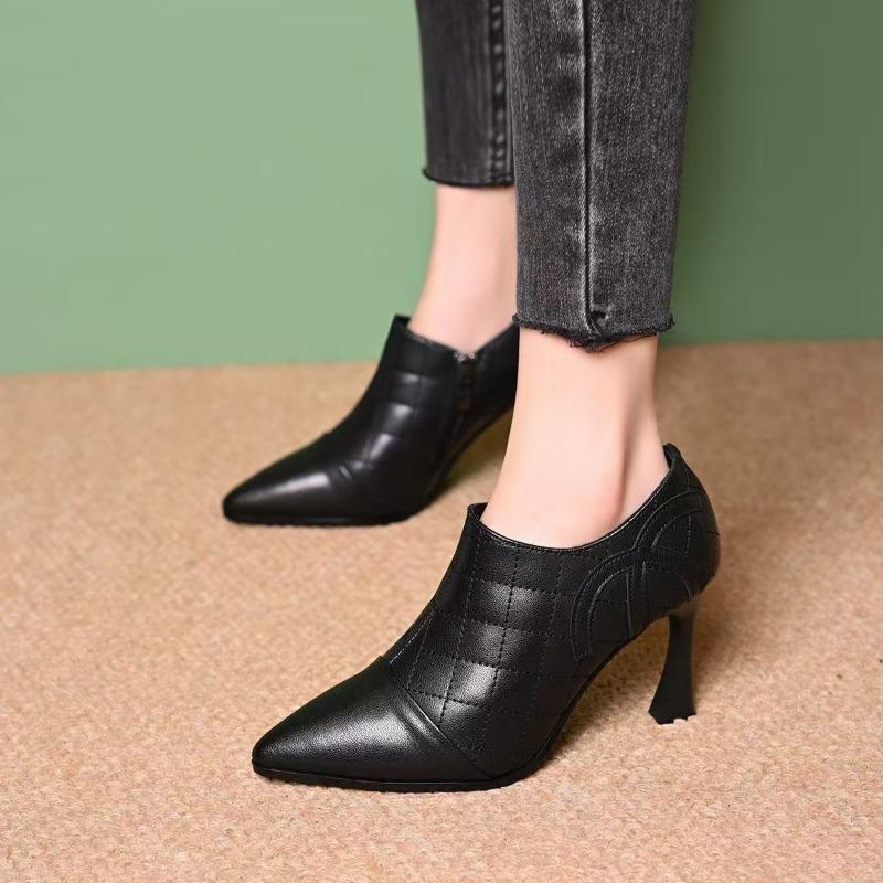 

Новые осенние туфли-лодочки с острым носком на тонком каблуке, средней высоты, универсальные, из мягкой кожи, с глубоким вырезом, на высоком каблуке, женские 34 чёрный