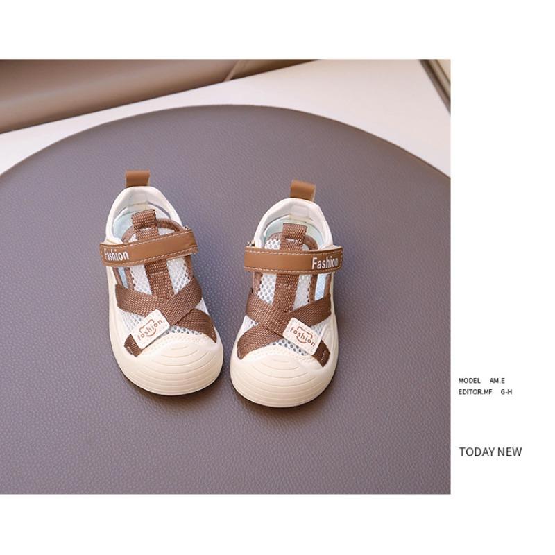 Sandalias para niños nuevo verano niños baotou casual hueco zapatos de playa niños medianos deportivos zapatos de bebé moda