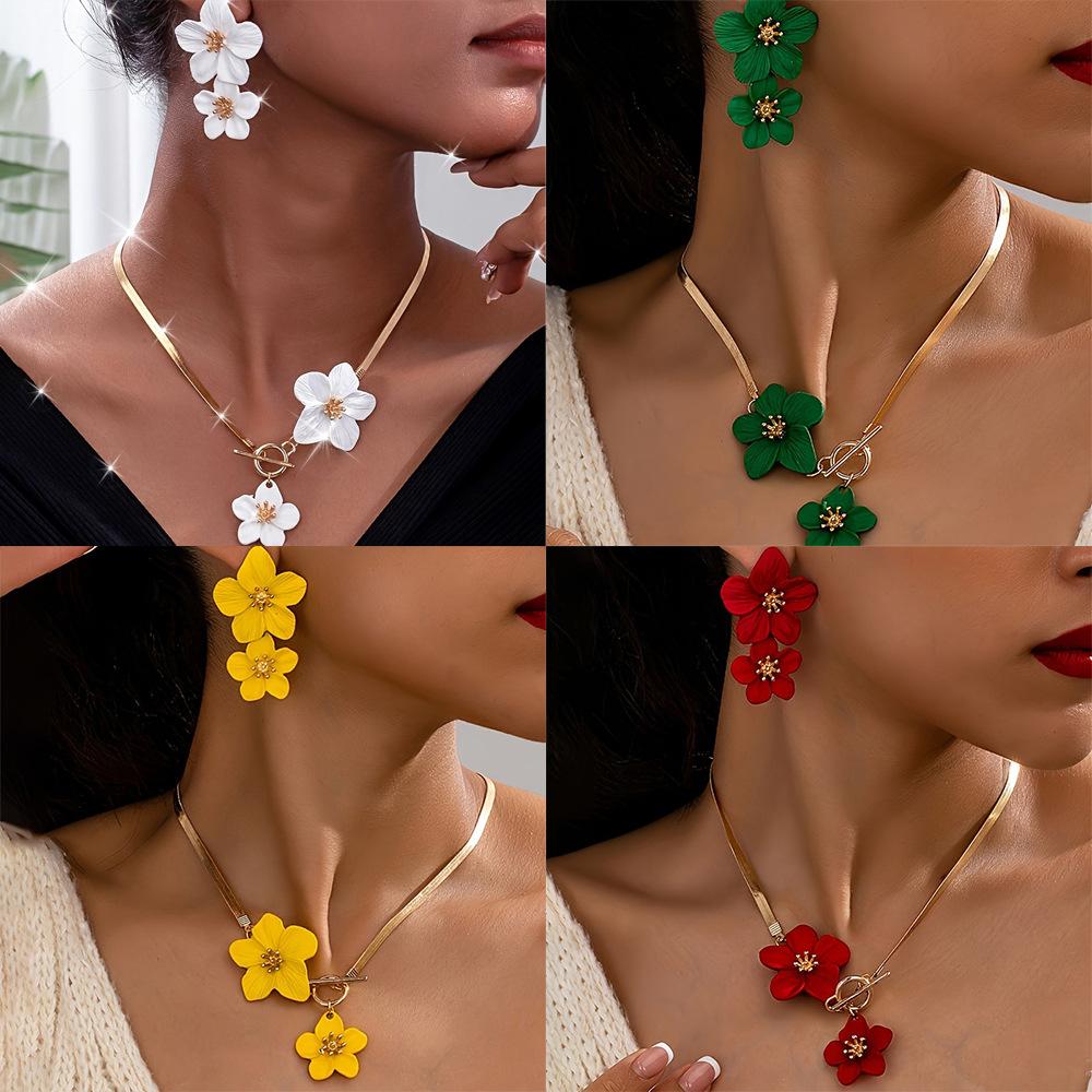 Stylish and elegant alloy flower pendant necklace earrings set women's atmosphere high sense fashion versatile