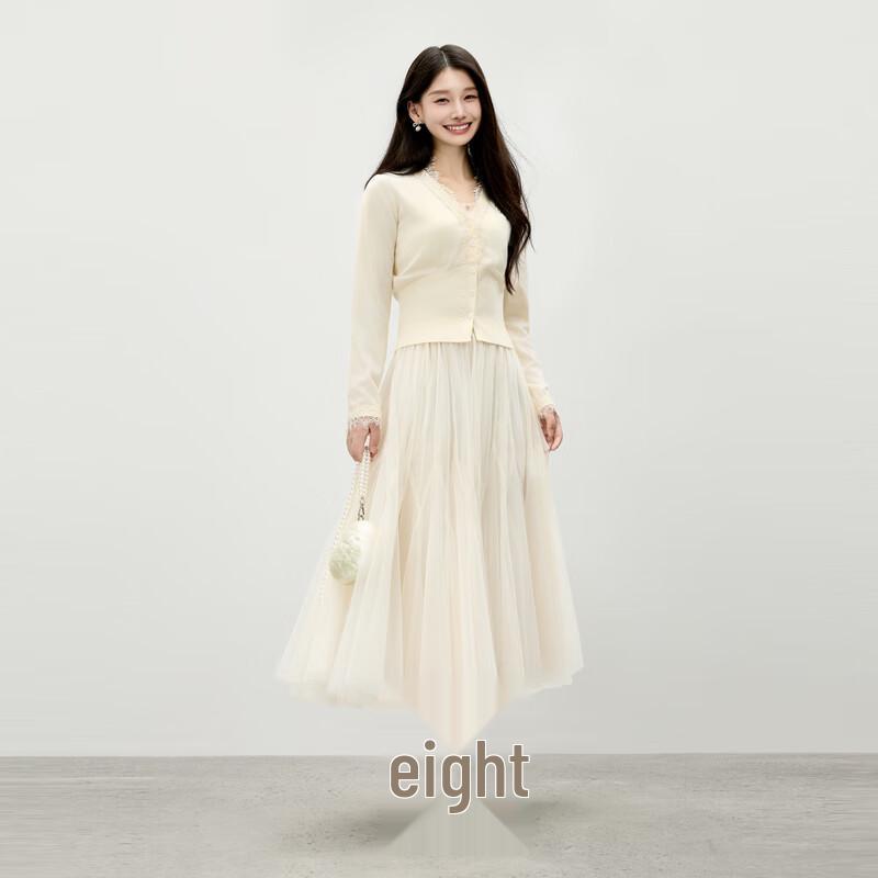 Qiu Shui Yi Ren Elegante V-Ausschnitt Strickjacke mit Spitze