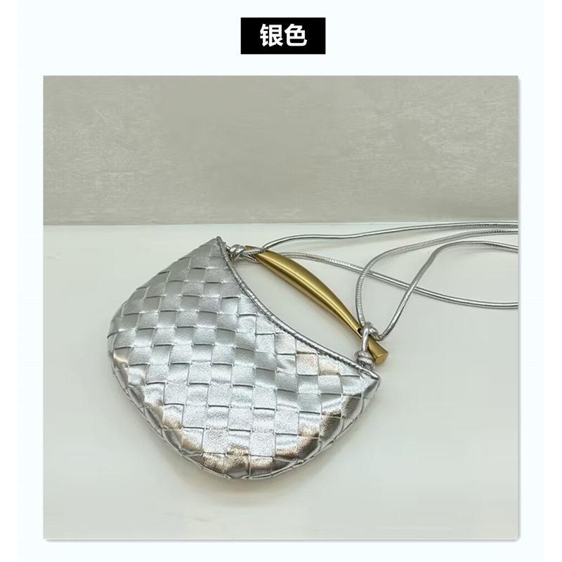 

Leather versatile sardines bag woven bag women s high-end sense portable dumpling bag new shoulder messenger bag