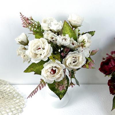 Namų dekoras – Dekoratyvinės gėlės ir vainikai