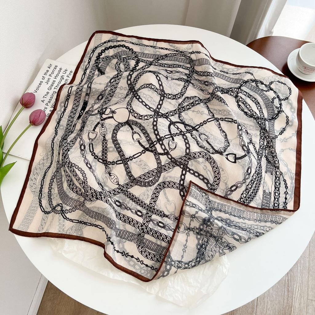 Summer new double-sided velvet scarf air-conditioned room with shawl women travel photo thin sunscreen 61 small square scarf