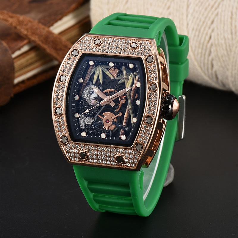 25 New Diamond Quartz Watch Panda Bamboo Hollow Dial Fashion Sports Quartz Watch