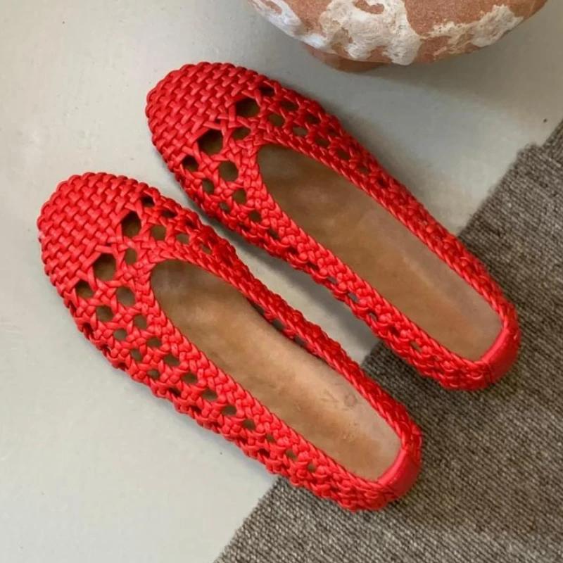 Fashion Handmade Woven Hollow Flat Sandals Women Fashion Round Toe Mesh Soft Sole Casual Shoes Summer Comfortable Non-slip Beach Sandals