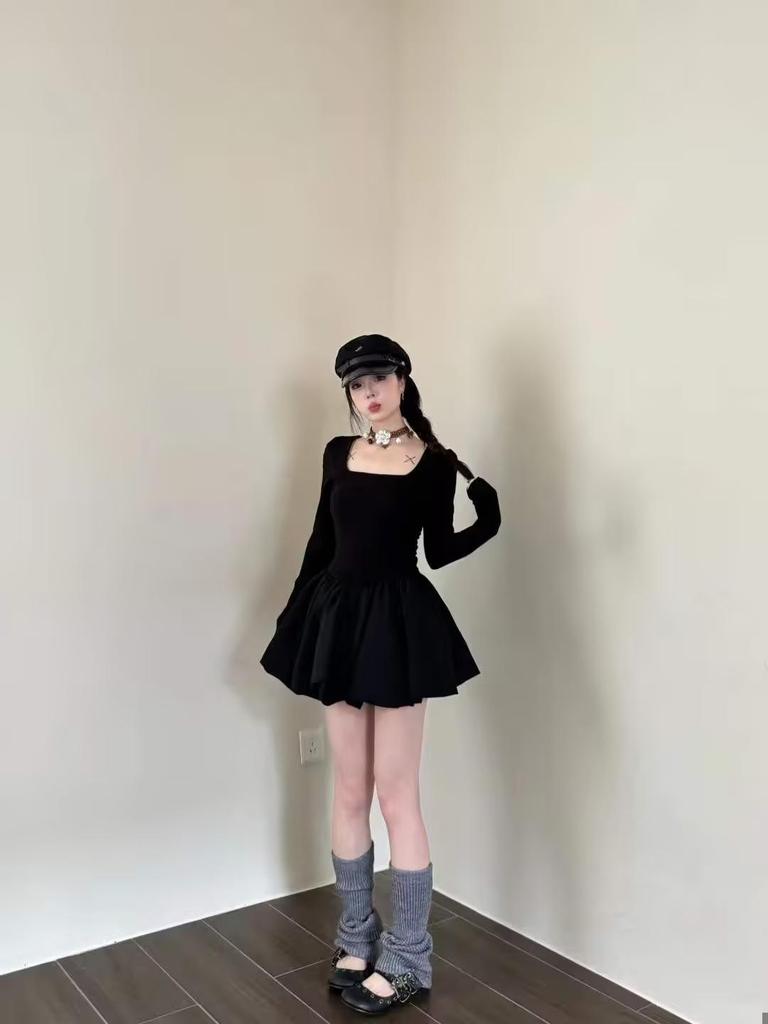 2024 Women's European & American Style Black Balloon Silhouette Square Neck Long Sleeve Short Dress