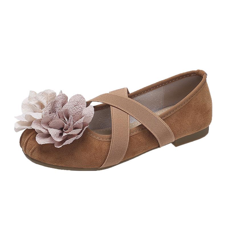 

Sweet flower shallow mouth one pedal loafers women s 2025 summer new flat bottom cross strap casual single shoes tide 35 малиновый