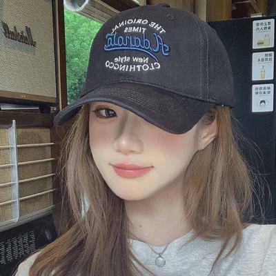 Embroidered Letter Baseball Cap, Three-dimensional Retro Fashionable Soft Top Duckbill Cap, Adjustable for Men and Women