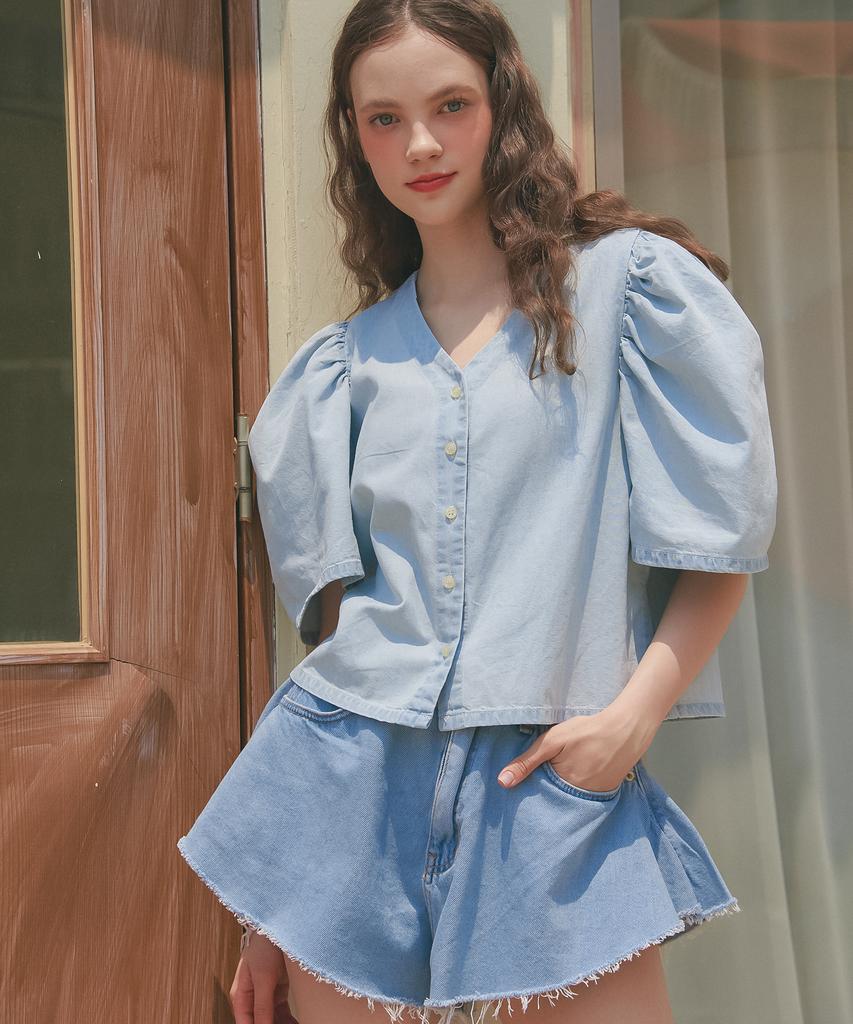 UNKNOWN PLANET Up-236 V-Neck Shirred Sleeve Blouse Light Blue