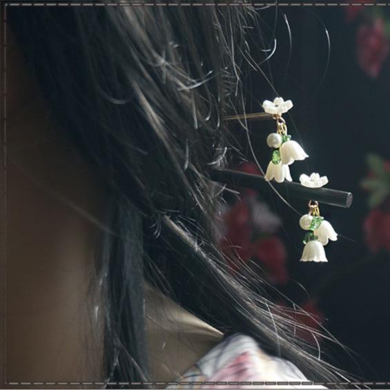 Vintage Mori-style Lily of the Valley White Hairpin