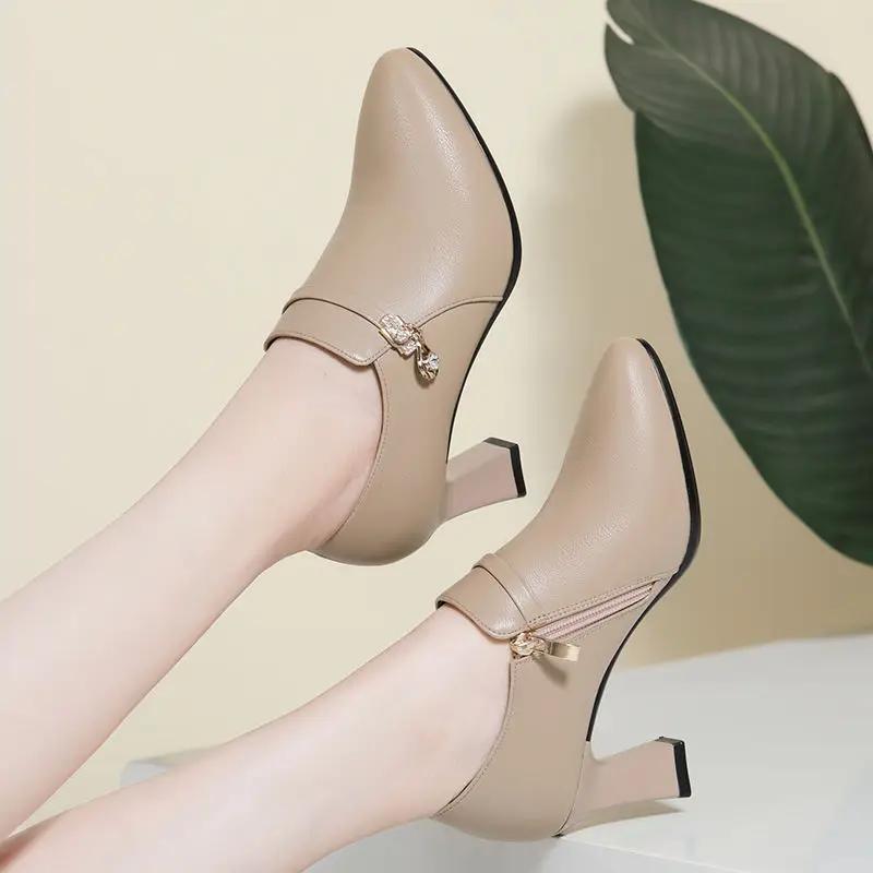 

мода Женская мода Милые высококачественные короткие ботильоны с боковой молнией Классический женский брендовый дизайн Коричневый Черный Ретро Стиль 2024 35 чёрный