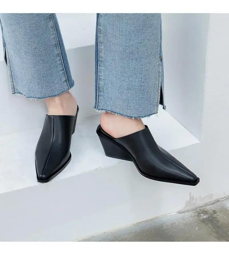 Shoes Woman's Slippers Loafers Luxury Slides Female Mule Cover Toe Square Heel On A Wedge Heeled Mules Low 2024 Designer Block