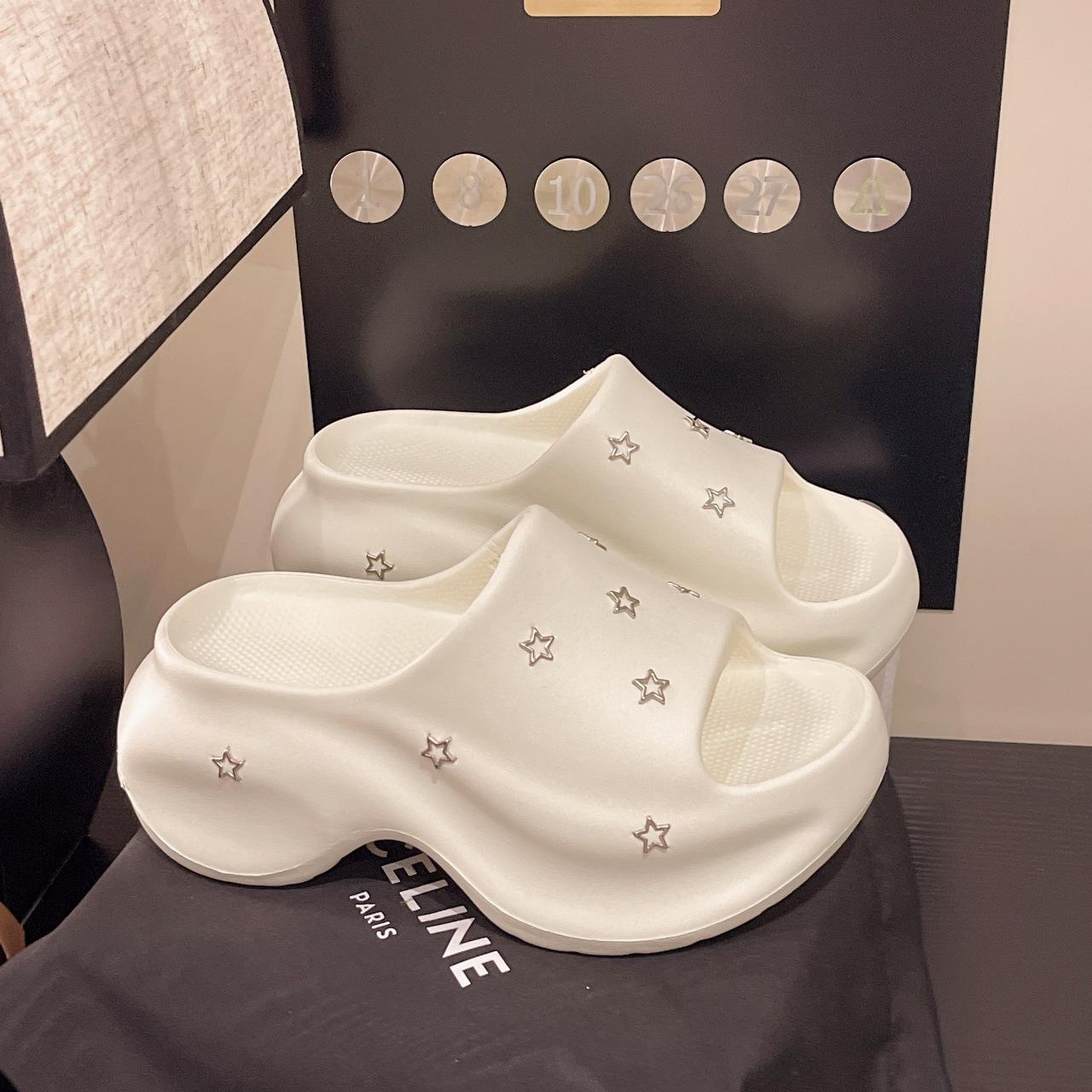 

Тапочки женские уличные на платформе, увеличивающие рост, летние сандалии, женская обувь, черные нескользящие крутые тапочки на одной педали 40-41 белый