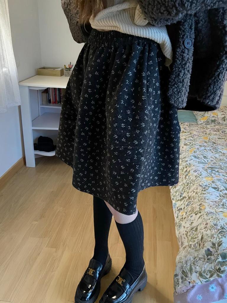 Koreanischer Floral Wollrock - Dick, Flauschig und Verjüngend für Herbst/Winter