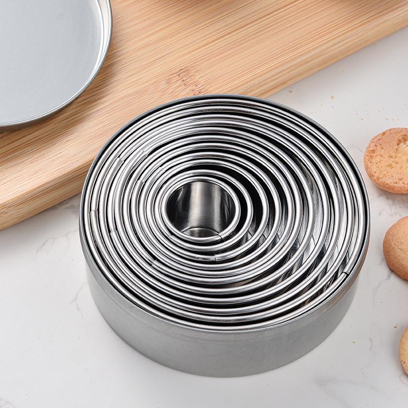 11-Piece Round Cookie & Cake Mold Set - Stainless Steel Mousse Rings & Fondant Cutters