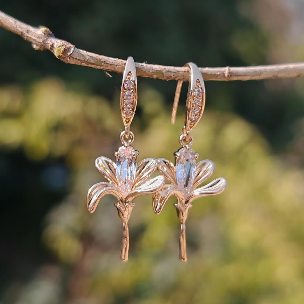 1 Pair Simple Flowers Zirconia Dangle Earrings for Women Golden Earring Jewelry Wedding Party Accessories