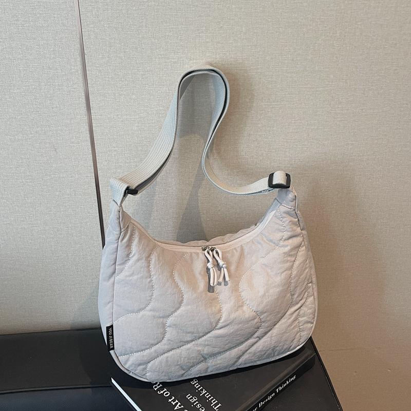 New Japanese Style Quilted Shoulder Bag for Women Lightweight Padded Crossbody Tote Large Capacity Casual Commuter Bag