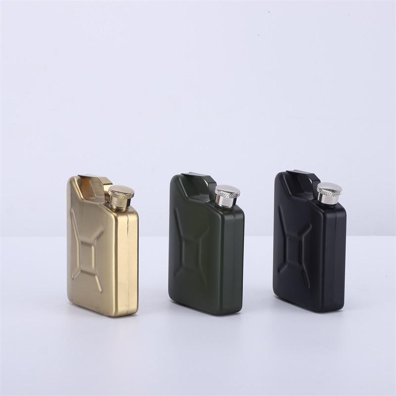 Kompakter 5oz Personalisierter Edelstahl Flachmann in Ölfassform für den Außenbereich