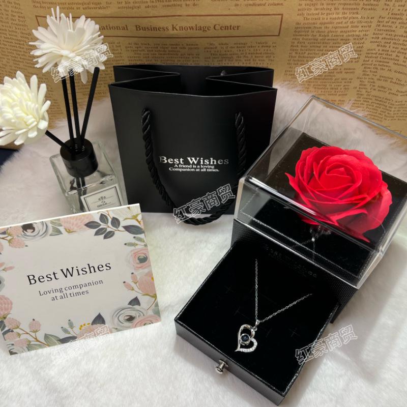 Κουτί Δώρου σε Σχήμα Καρδιάς με Τριαντάφυλλο & Κολιέ: Σετ Αποξηραμένων Λουλουδιών για την Ημέρα του Αγίου Βαλεντίνου & την Ημέρα της Μητέρας