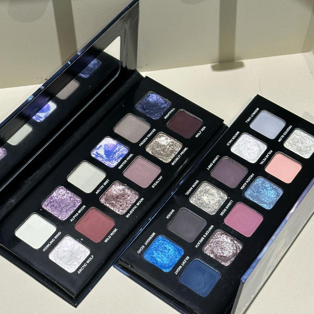 Twelve-colored Wolf Moon Color Eyeshadow, High-gloss Brightening Pearlescent Burst Matte Aegyo Sal Grooming Powder Plate
