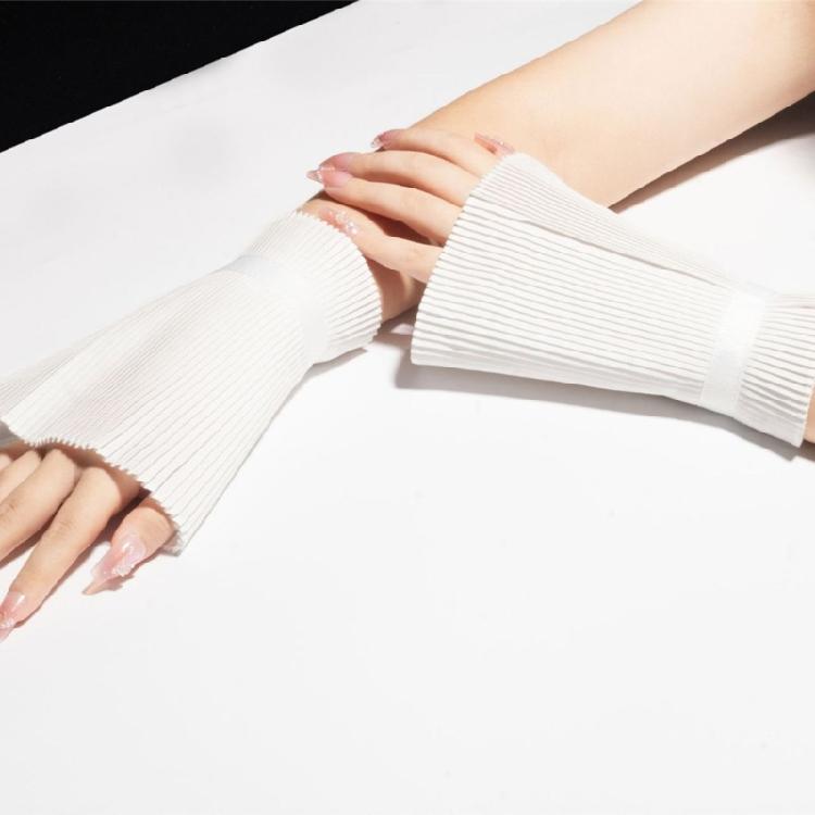 Victorian Ruffled Neck Cuff False Collar and Faux Wrist Cuffs Set for Halloween Costumes and Historical Role Play Event