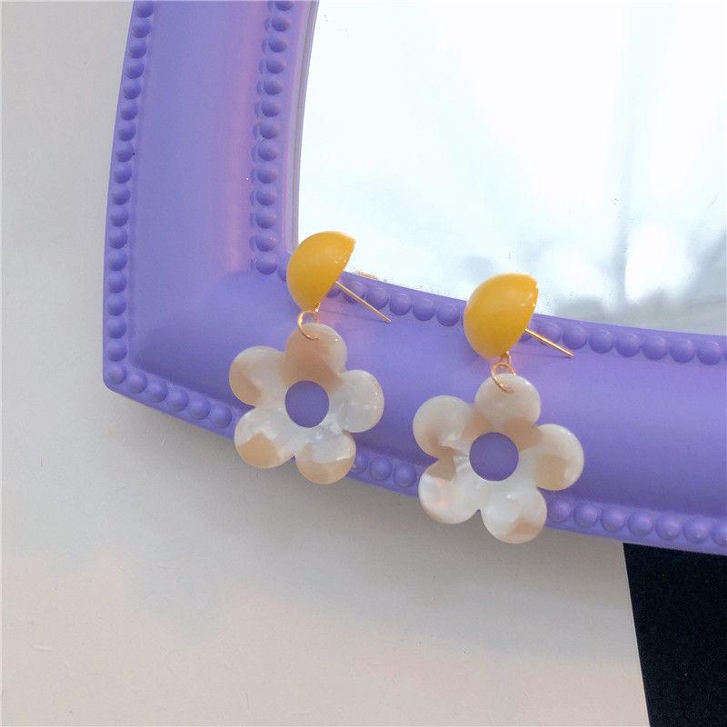 Dreamy Summer Romance Earrings: South Korea's New Trend for Women