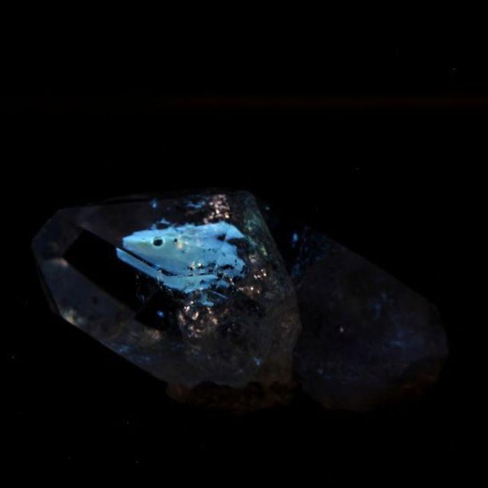 Pierres et Minéraux. Quartz Petrole. 8.56 ct. Balochistan, Pakistan.