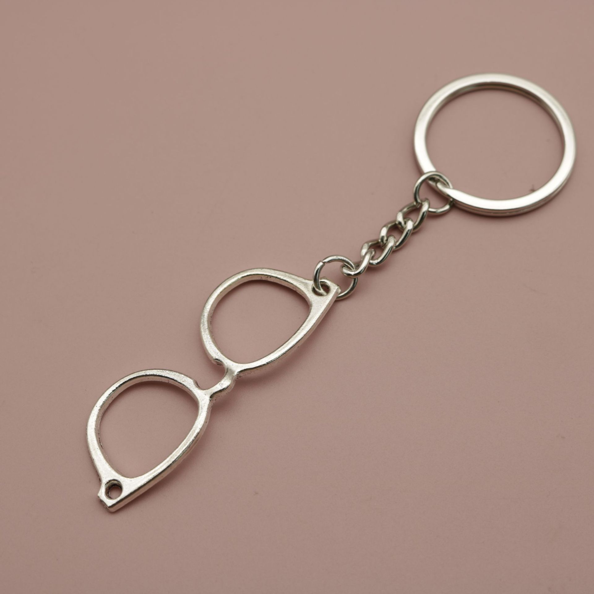 

Популярная бижутерия, минималистичные очки, брелок-подвеска one size