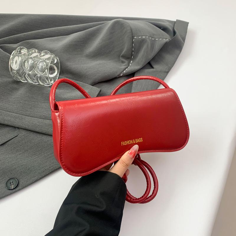 

Simple retro fashion shoulder small square bag winter new personality popular niche design handbag яскраво-червоного кольору