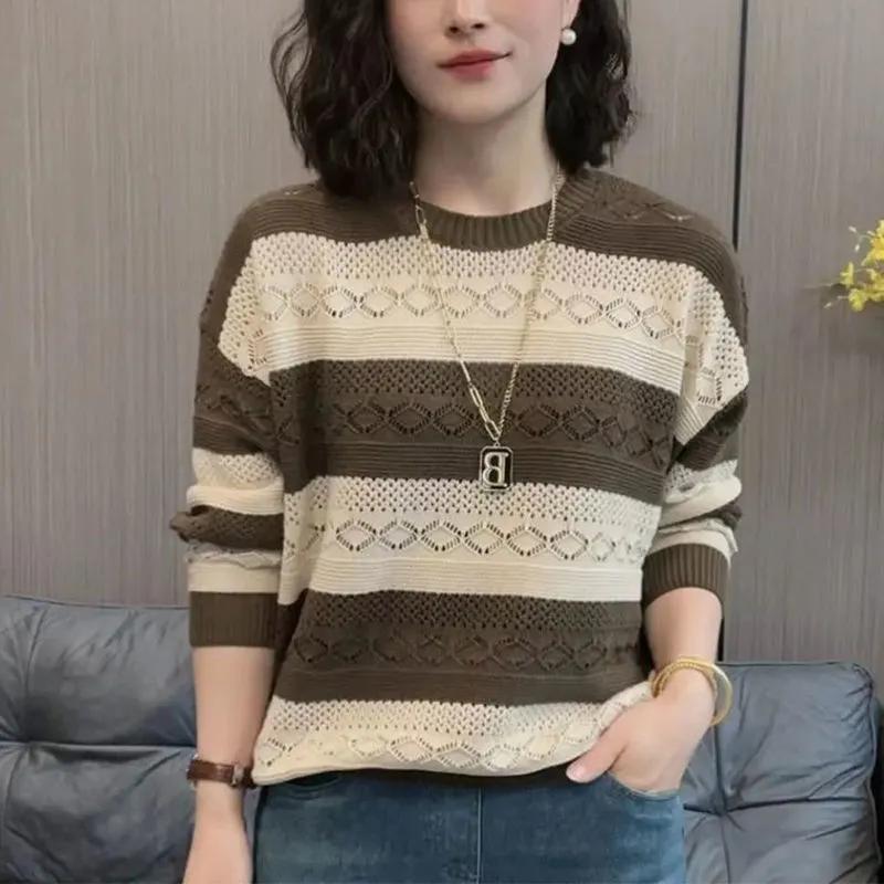 Frühling Herbst Damen Ausgeschnitten Westlicher Stil Mittleren Alters Mutter Langärmliges T-Shirt Strickpullover Locker Gestreiftes Basisshirt