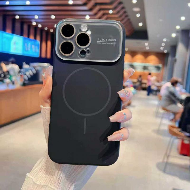Applicable to iPhone17 large window liquid silicone mobile phone case Apple 16 fine ring magnetic attraction all-inclusive matte 15 hard case