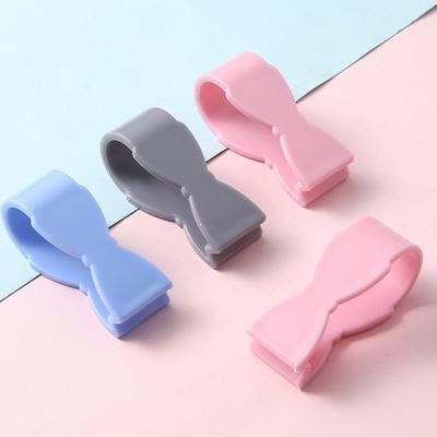 6 ks zabránit upevňovací spony obrácený design zubní utěrky opakovaně použitelné elastické kuchyňské spony na prošívané deky padající bezjehlová přezka na prostěradlo
