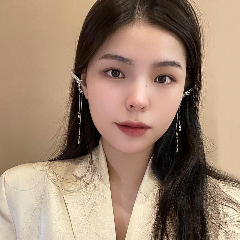 Metal Wind Butterfly Fringed Earclips Women's Pierless Earrings Spice Girls Same Earrings