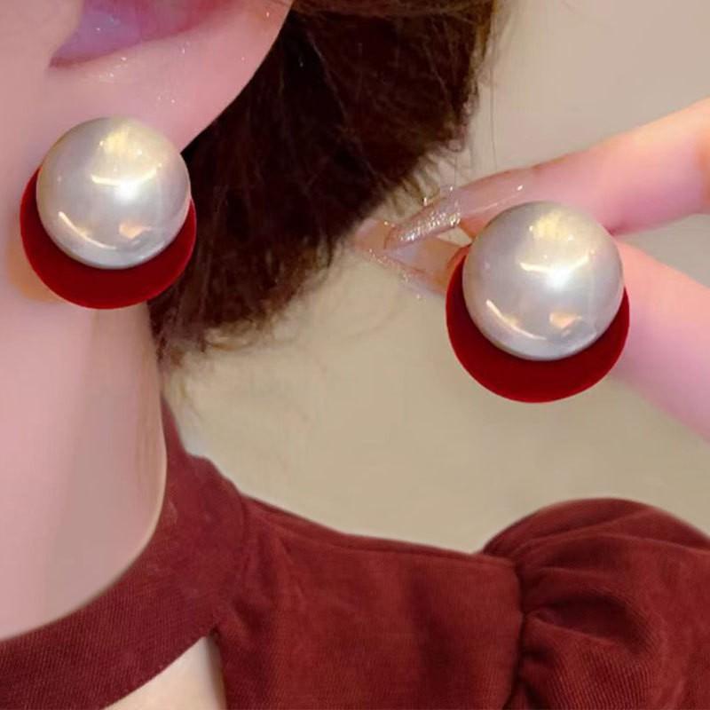 Vintage Maillard Flocked Leopard Print Pearl Stud Earrings, High-End Light Luxury Niche Earrings, Women'S Giant Good-Looking Earrings.