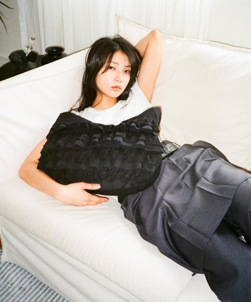 Iugamakaras Frilled Shopper Bag (Black)